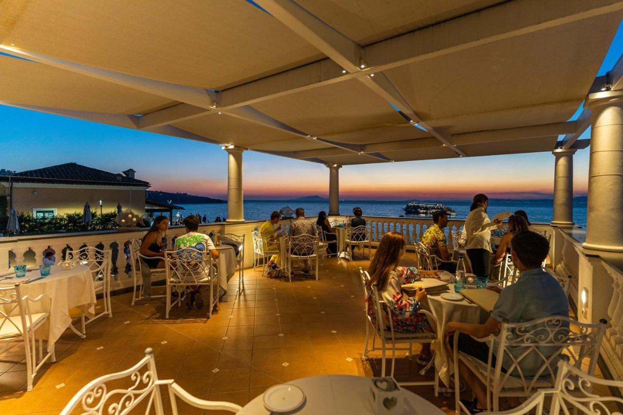 Hotel Corallo Sorrento Sant'Agnello Exteriör bild