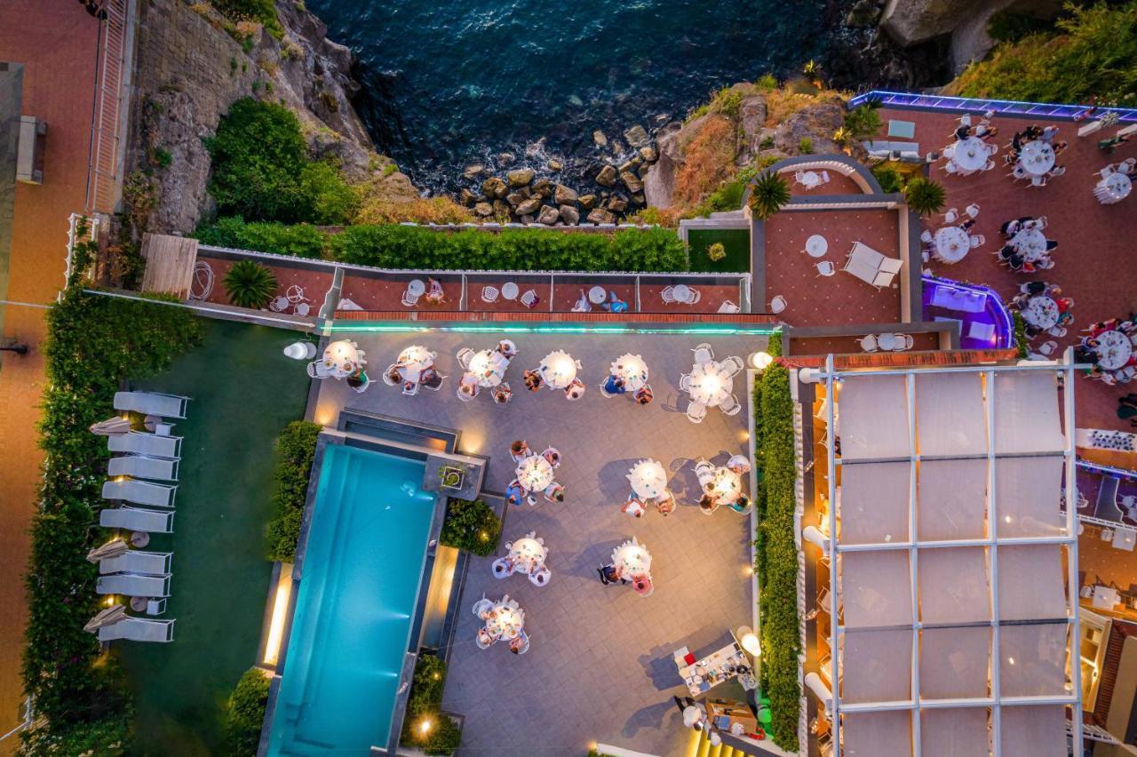 Hotel Corallo Sorrento Sant'Agnello Exteriör bild